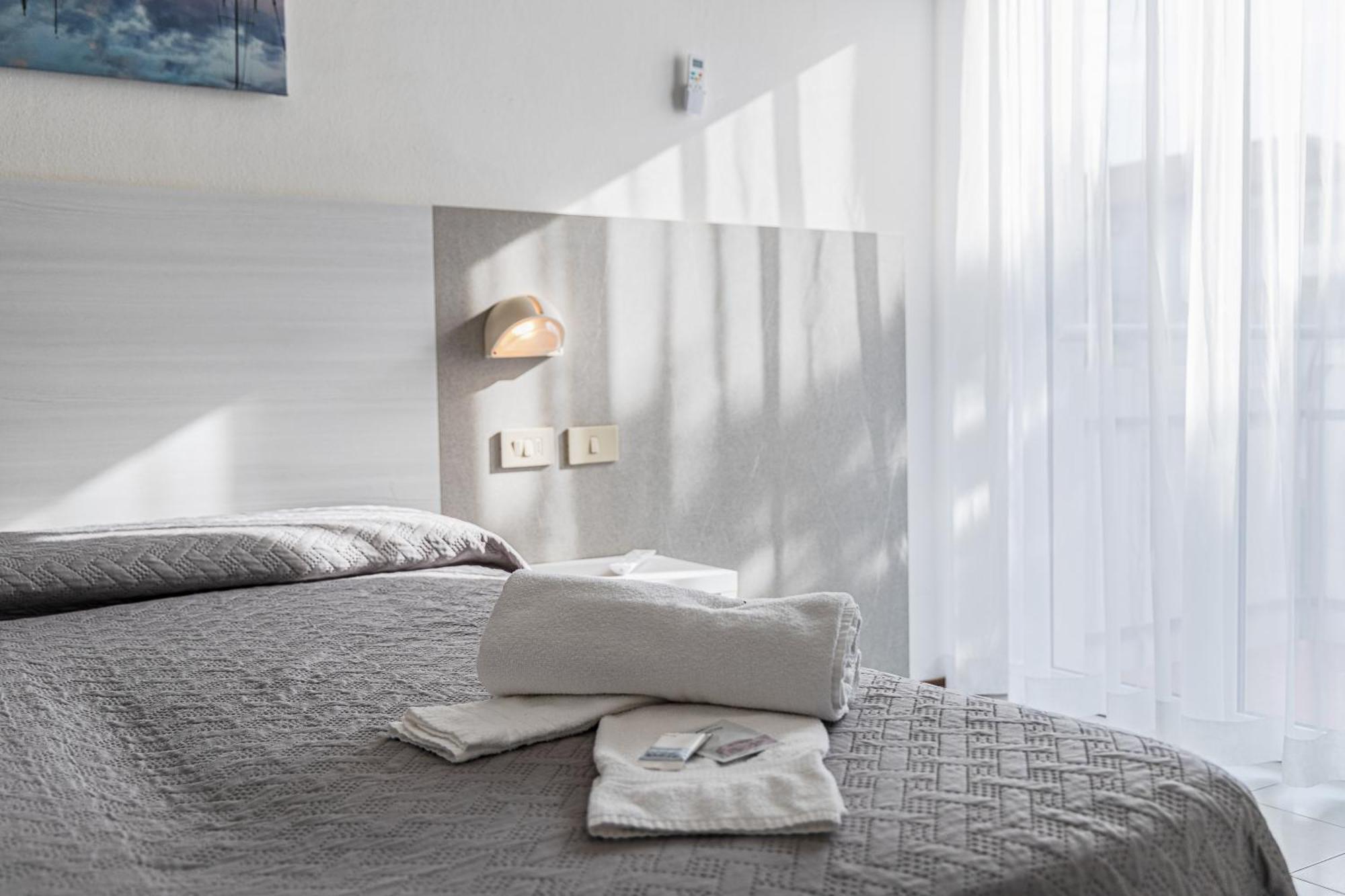 Hotel Astrid Cervia Ngoại thất bức ảnh