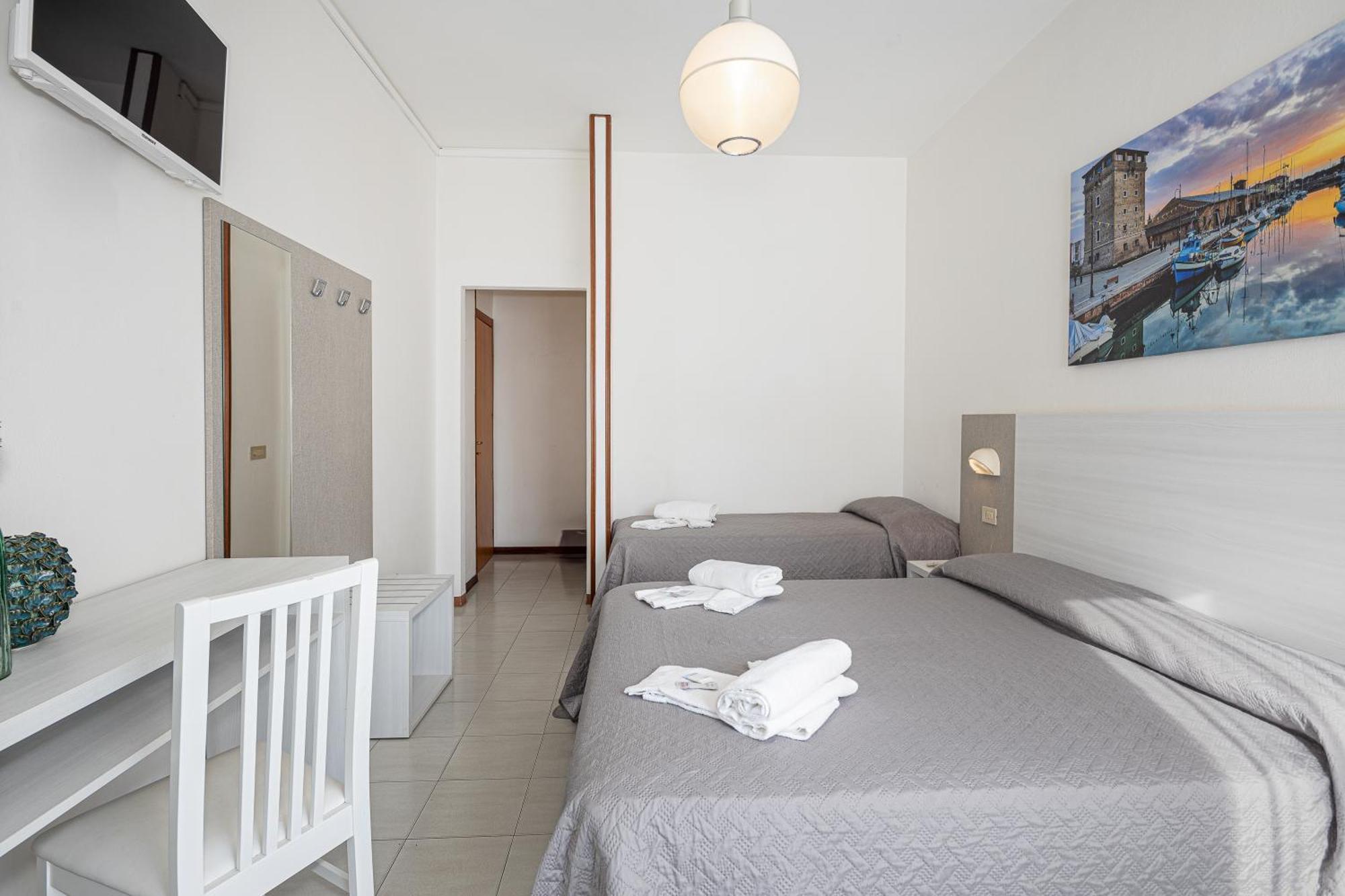 Hotel Astrid Cervia Ngoại thất bức ảnh