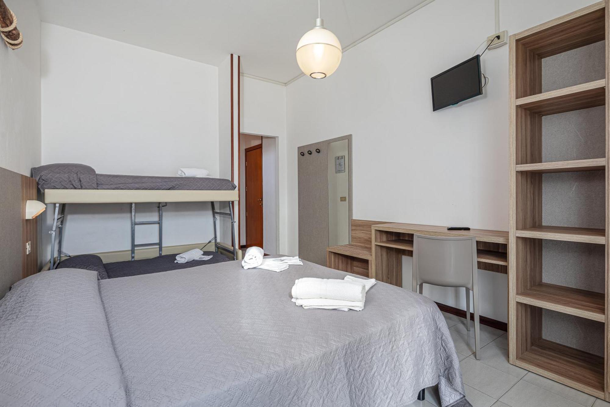 Hotel Astrid Cervia Ngoại thất bức ảnh