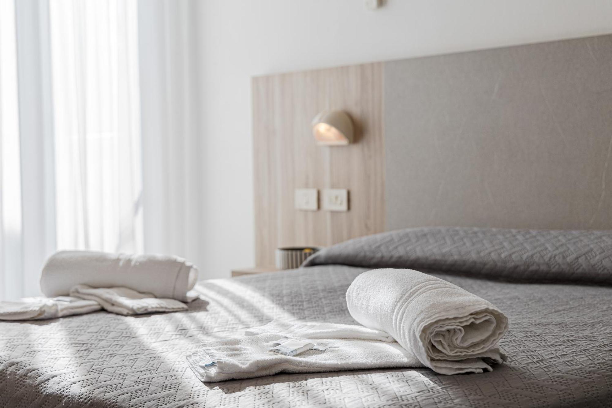 Hotel Astrid Cervia Ngoại thất bức ảnh