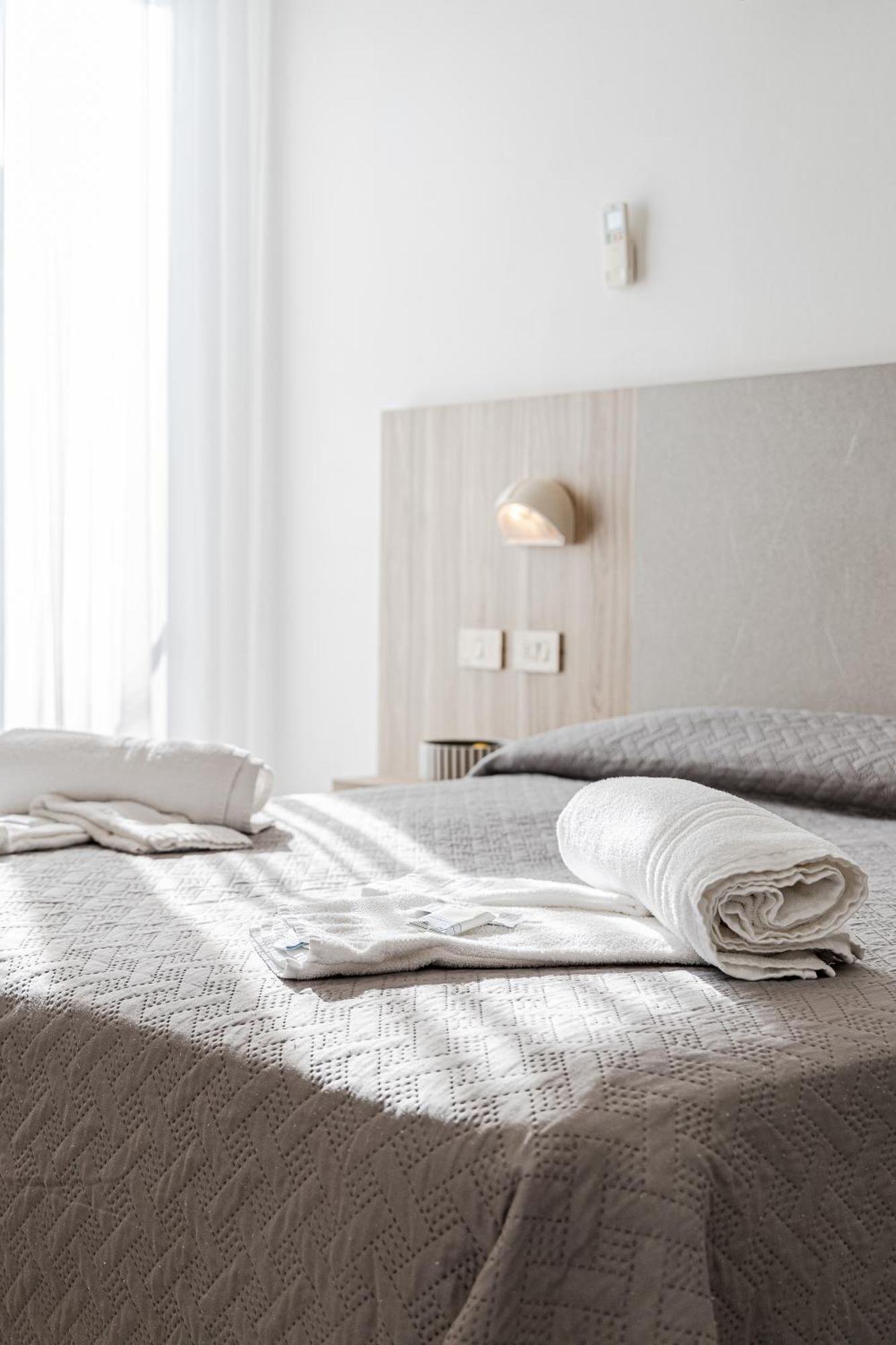 Hotel Astrid Cervia Ngoại thất bức ảnh