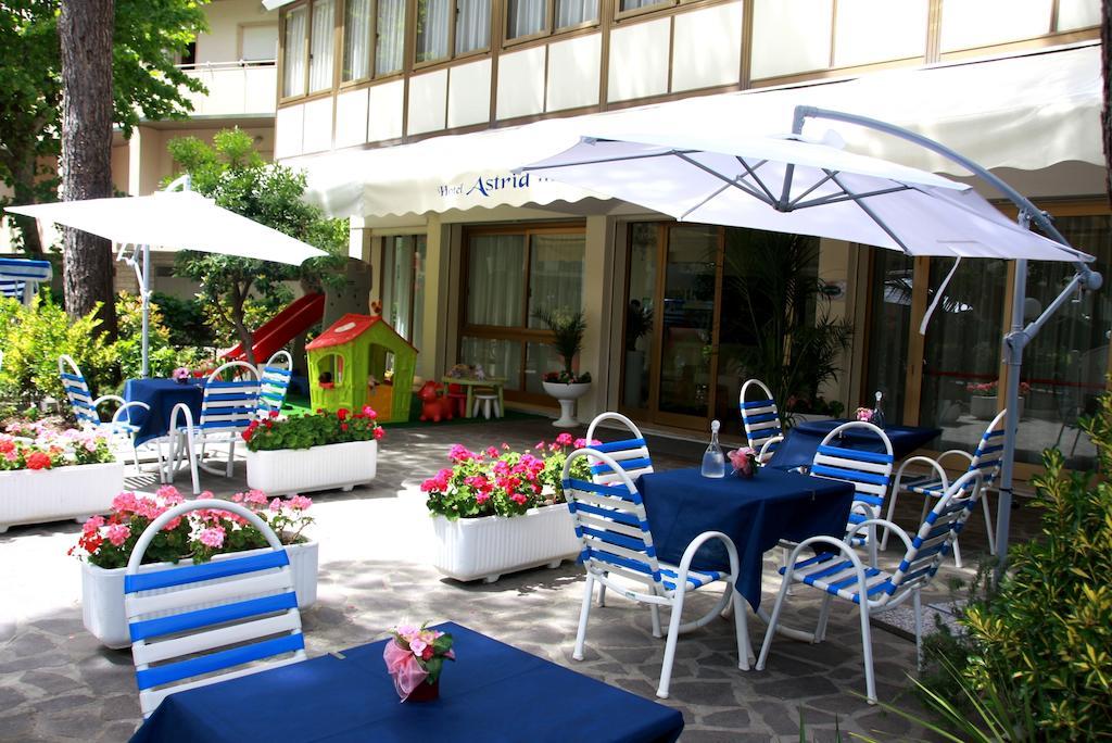 Hotel Astrid Cervia Ngoại thất bức ảnh