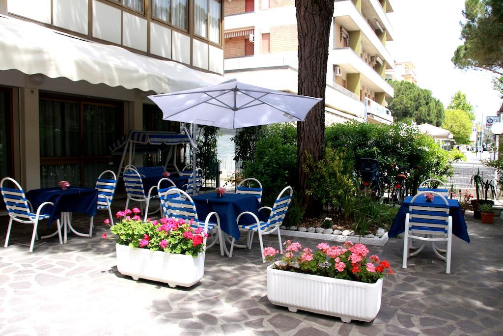 Hotel Astrid Cervia Ngoại thất bức ảnh