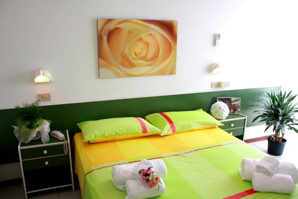 Hotel Astrid Cervia Phòng bức ảnh