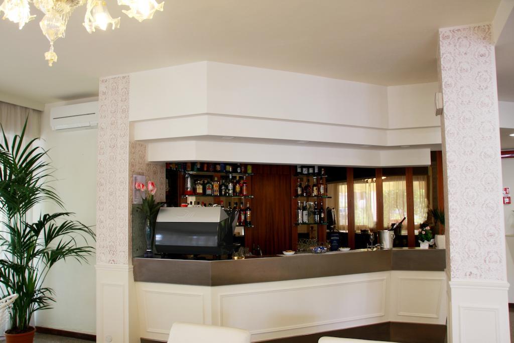 Hotel Astrid Cervia Ngoại thất bức ảnh