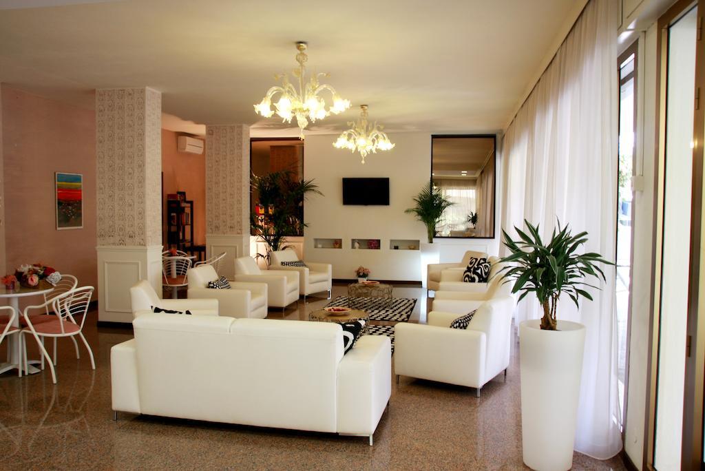 Hotel Astrid Cervia Ngoại thất bức ảnh