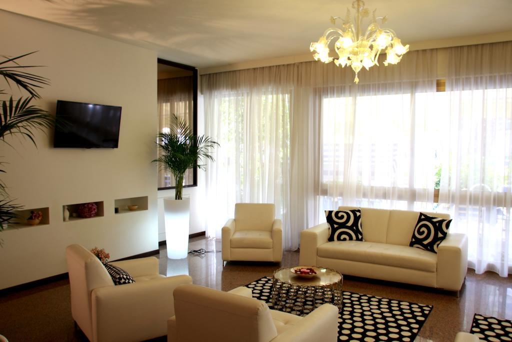 Hotel Astrid Cervia Ngoại thất bức ảnh